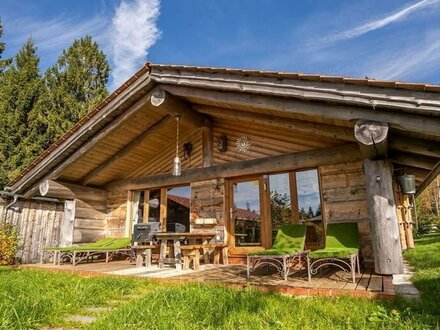 Uriges Wellness-Holzblockhaus in St. Englmar: Attraktive Rendite durch Vermietung und eigene Urlaubsaufenthalte