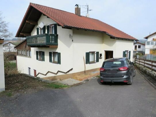 Einfamilienhaus mit Schwimmbad in absolut ruhiger Südwestlage Nähe Bad Griesbach / Rottal im Bäderdreieck