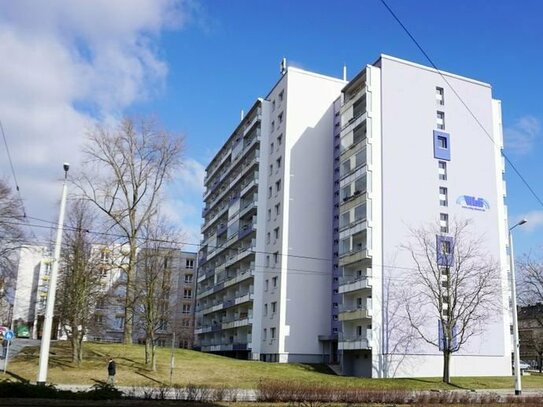 Kleines 1-Raumappartement in zentaler Lage mit Badwanne, Balkon und Aufzug