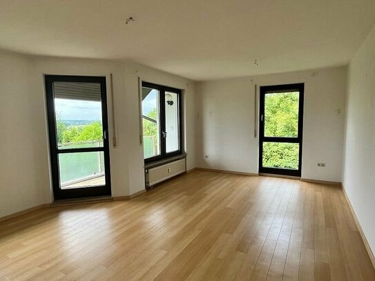 MEINE NEUE WOHNUNG MIT SONNIGEM SÜDBALKON!