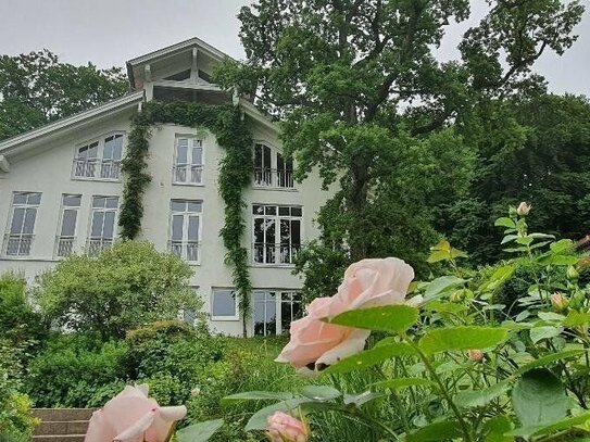 300 qm Wohnfläche mit Seeblick, großer Garten, Ruhe an Sackgasse