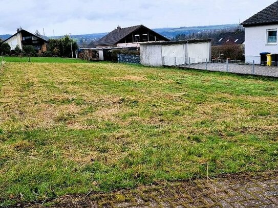 **Großzügiges Grundstück in ruhiger Lage nahe Nastätten**