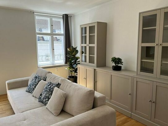 Furnished Apartment in Mitte / Calm haven, minutes away from Museum Insel / Unter den Linden