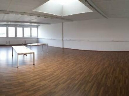 "KEINE PROVISION" ca. 70 m² Bürofläche+Renoviert+DIREKT am Flughafen zu vermieten