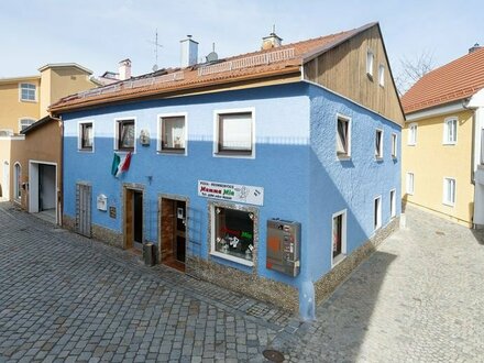 Wohn- und Geschäftshaus mit Ausbaupotenzial im Stadtzentrum