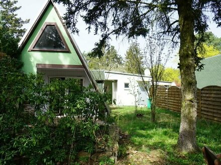 Ein Freizeitgrundstück mit Finnhütte und Bungalow in Gräbendorf in der Nähe des Dolgensees