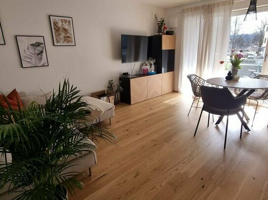 Neuwertige 2-Zimmer-Wohnung mit Einbauküche und Süd-Balkon in Bad Aibling