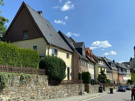 Sanierungsbedürftiges Reihenendhaus in der historischen Altstadt von Zschopau.