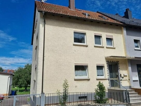 Ihr gemütliches Zuhause: DHH in Beerfelden mit Hof + Garten