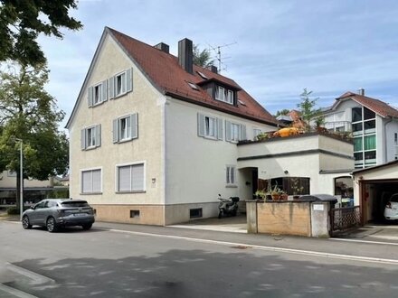 Zweifamilienhaus mit Praxisräumen oder Dreifamilienhaus