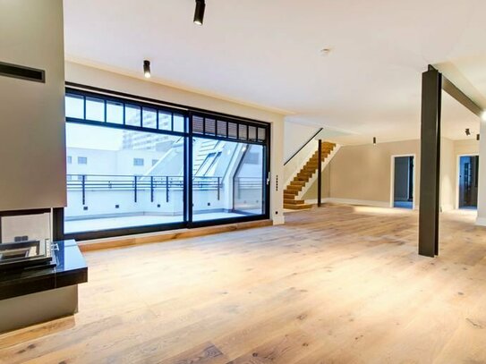Exklusive Penthouse-Maisonette mit Dachterrasse, Kamin und Klimaanlage