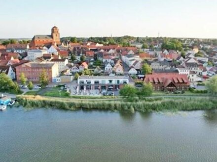 Gewerbeobjekt mit direkter Wasserlage in Wolgast - Gaststätte und 6 Ferienwohnungen - zu vermieten