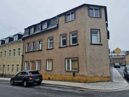 Sanierungsbedürftiges Mehrfamilienhaus in Geyer!