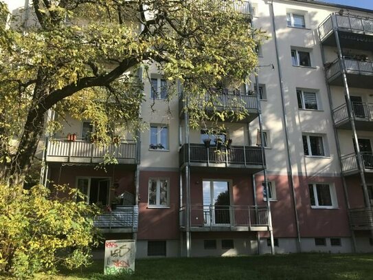 SENIORENGERECHTES BEHINDERTENGERECHTES Barrierearmes Wohnen 2-Zimmer Wohnung BALKON Aufzug statt Treppe Abgeschlossene…