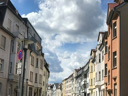 Ruhig wohnen am Rand des Nauwieser Viertels, 3 Zimmer-Altbauwohnung, Wohnküche, Dusch-Bad