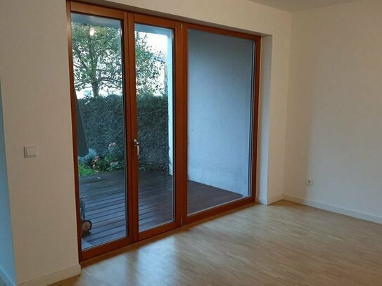 Nachmieter gesucht für 2-Raum-EG-Wohnung mit Garten und EBK in Frankfurt