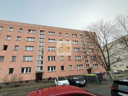 renovierte 3 Raumwohnung mit Einbauküche und Balkon in Dessau-Süd