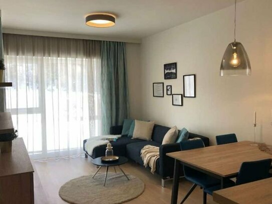 Schöne 1,5 Zimmer Wohnung Balkon Einbauküche