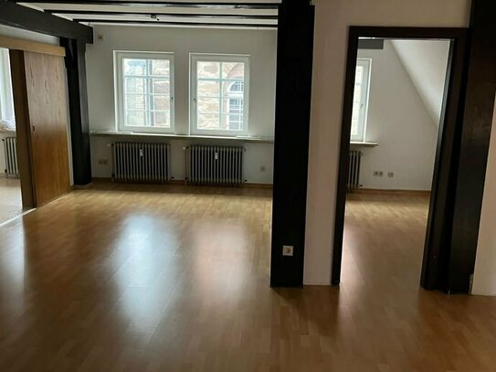 Schöne Etagenwohnung in denkmalgeschütztem Gebäude Innenstadt Alsfeld