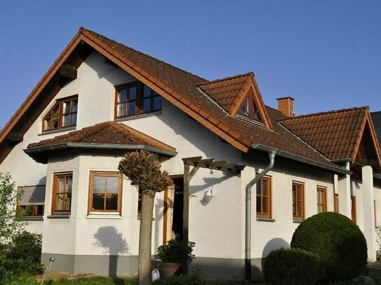 Freistehendes Einfamilienhaus mit Rheinblick und Garten in Bornheim-Uedorf