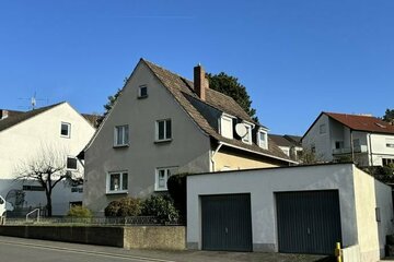 Wohnhaus mit zusätzlichem Bauplatz in Gerbrunn