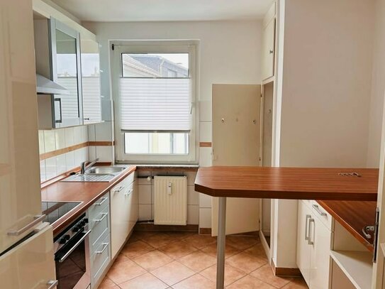 Sehr schöne 2,5 Zimmer Wohnung mit Einbauküche zu vermieten