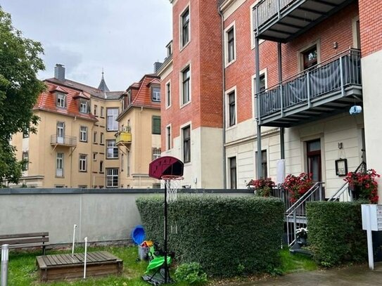 Kapitalanlage od. Eigennutz - Großer Balkon + Gartenanteil - 3 Zi. WE im sanierten Denkmal