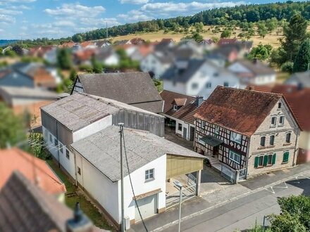 Handwerker aufgepasst- Einfamilienhaus mit Nebengebäuden