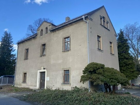 Preiswertes Ein - bis Zweifamilienhaus zum Selbstausbau bei Nossen