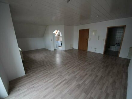 Marko Winter Immobilien --- Kraichtal-Gochsheim: Schöne 3-Zimmer-DG-Wohnung mit 2 Balkone