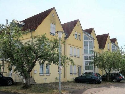 Vermietete 1 Zimmer Eigentumswohnung mit Loggia und Stellplatz