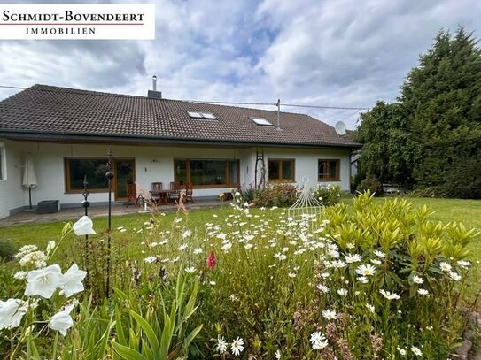 Sehr gepflegtes Wohnhaus mit viel Wohnkomfort auf einem herrlichen Grundstück in Burbach-Gilsbach!