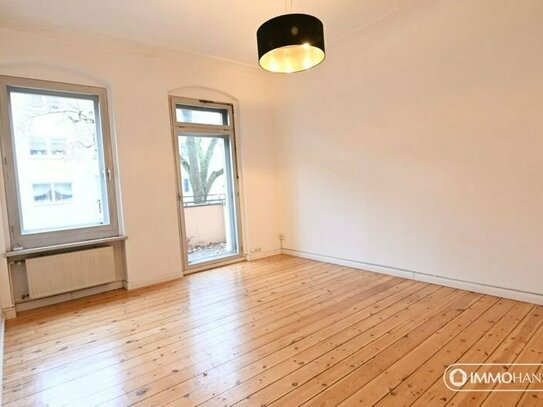 ++ Geräumige 3-Zimmer Altbauwohnung mit Balkon ++ Charme und Komfort vereint!