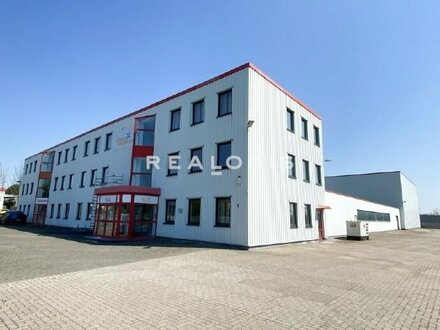 Prod./Lagerflächen ca. 2600 m² , teilbar ab 1200 m²