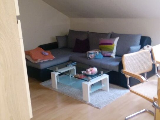 2 Zimmer-Wohnung im 4.OG (Dachgeschoss)