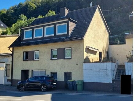 Zweifamilienhaus mit kleinem gewerblichen Anteil in Schalksmühle