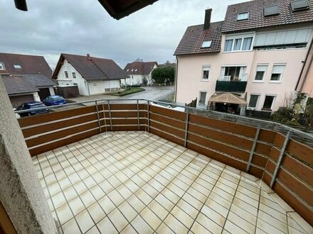 Renovieren und Einziehen - Geräumige 3-Zimmer-Wohnung mit Balkon und Stellplatz in Ettenheim, Stadtrandlage
