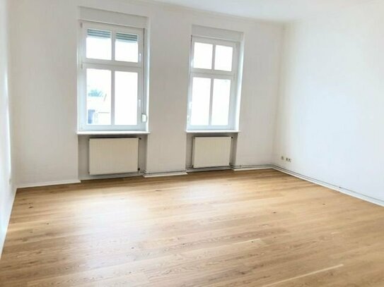 Schöne helle Wohnung mit 2 1/2 großen Zimmern zu vermieten!!!