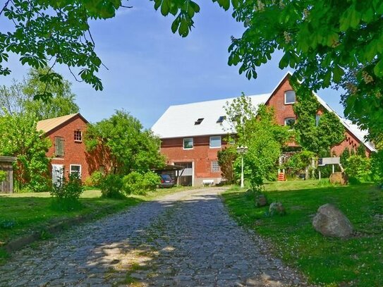 Ca. 10 % Rendite - Mehrfamilienhaus mit Erweiterungspotential in naturnaher Lage!