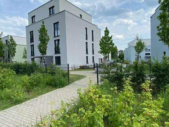 Schöne 2,5-Zi.-Wohnung, mit Terrasse und eigenem Garten