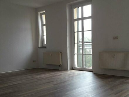 RESERVIERT! Barriere freie, vermietete 2-Raumwohnung mit großem Balkon und Aufzug!