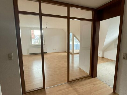 Stilvolle 5-Zimmer-Maisonette-Wohnung mit EBK in Filderstadt
