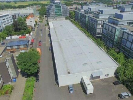 **Ca. 1.800 m² Hallenfläche(teilbar)-Rampe/ebenerdig- 150 m² Büro in Eschborn zu vermieten**