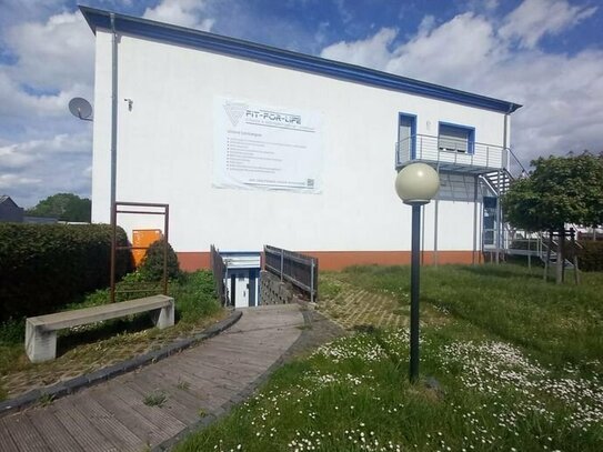 Hier ist vieles möglich - Physiotherapie, Tanzschule, Bürogemeinschaft uvm. Gewerbeeinheit in Arnstadt Nord