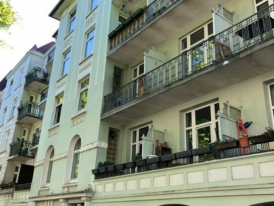 Sanierte und möblierte 2 Zimmer Wohnung mit Balkon in der Lutterothstrasse