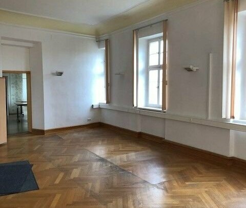 Repräsentative Büro-, Schulungs- oder Gewerberäume im Schloss zu Dürrwangen