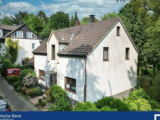 Zweifamilienhaus auf großem Grundstück am Ende einer Sackgasse in Bochum-Langendreer!