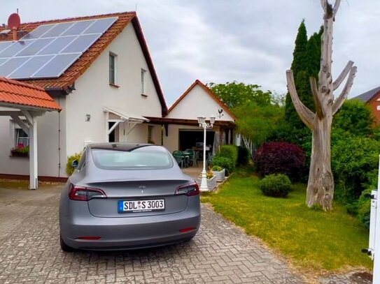 Einfamilienhaus mit schönem Grundstück und moderner Photovoltaikanlage