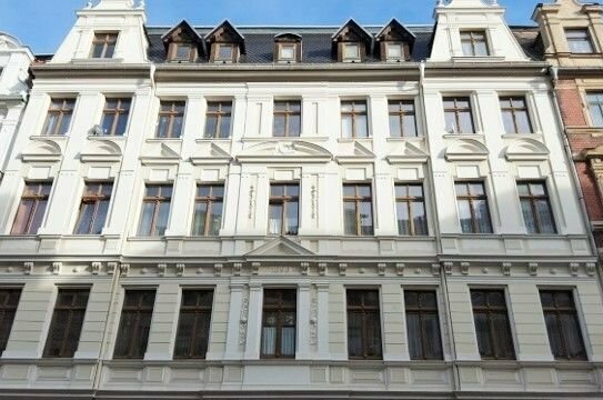 Großzügige 3-Raum-Wohnung im Zentrum von Görlitz mit Balkon und Tageslichtbad, Stellplatz möglich