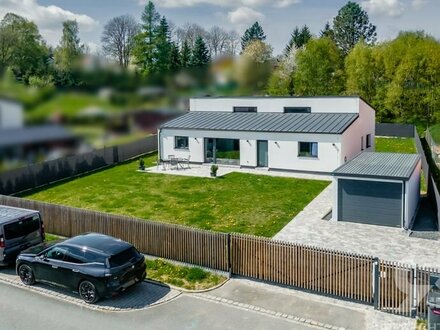 Das perfekte Familiendomizil! Moderner energetisch einwandfreier Bungalow mit großem Garten